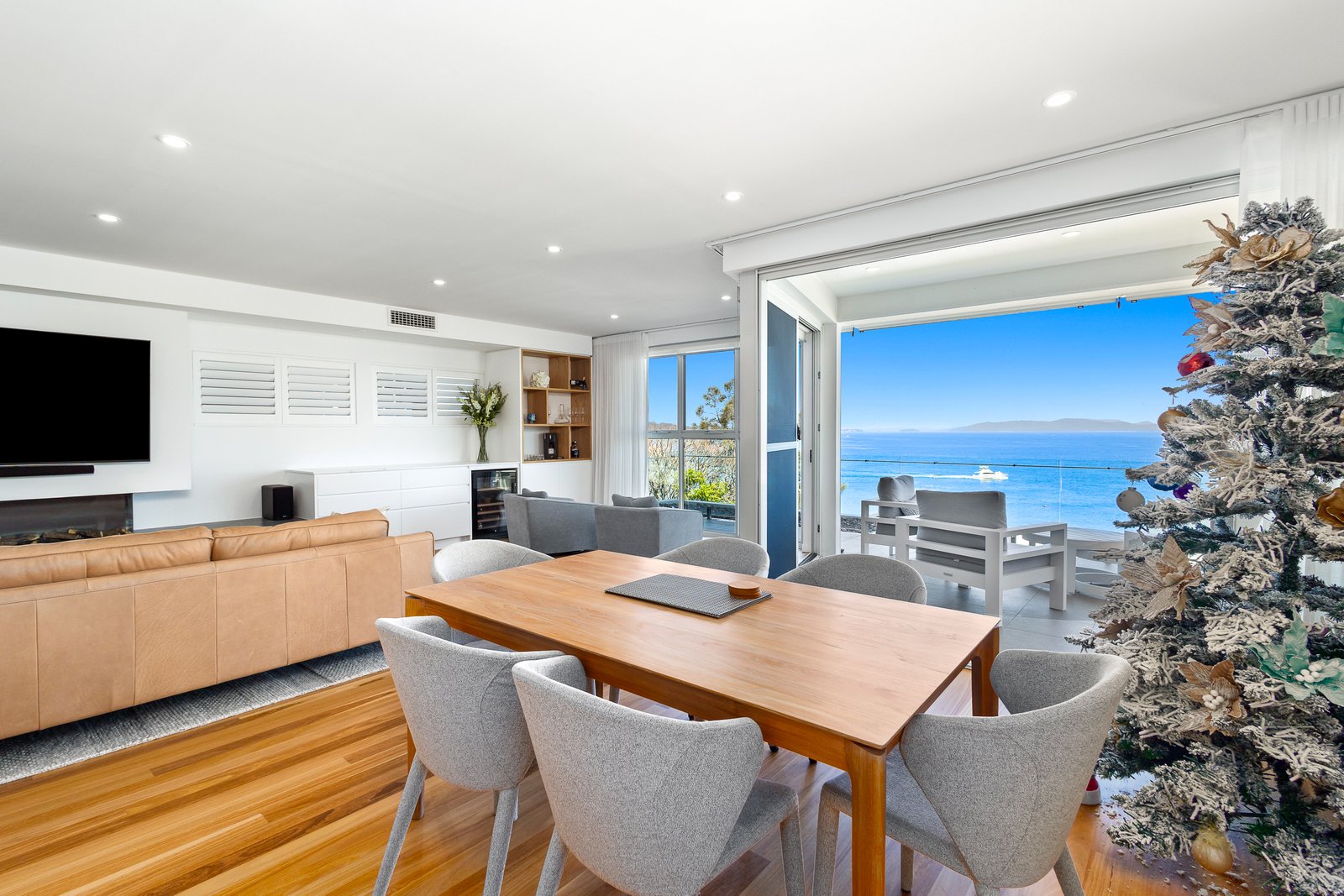 1/6 Magnus Street NELSON BAY 9