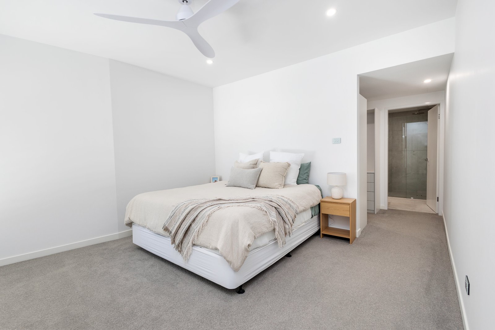 1/6 Magnus Street NELSON BAY 19