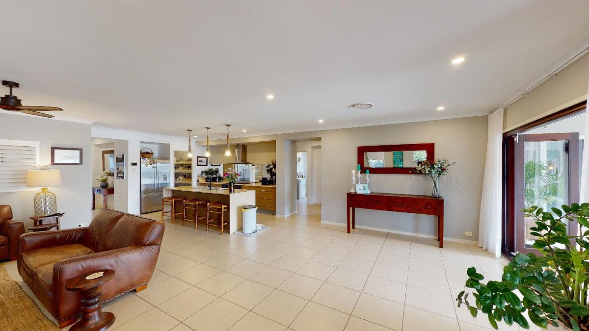 16 Mallawa Drive Palm Beach 6