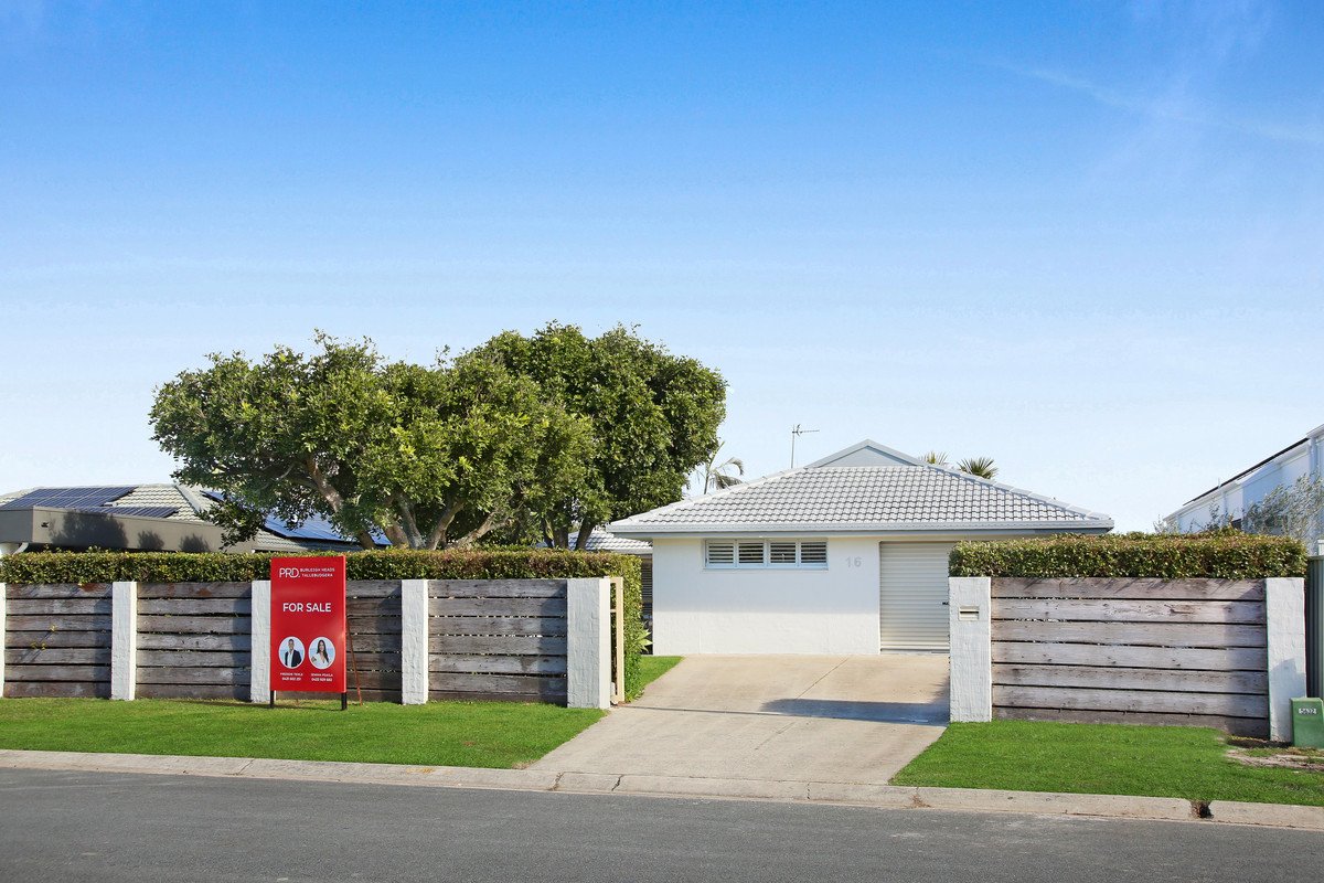 16 Manakin Avenue BURLEIGH WATERS 2