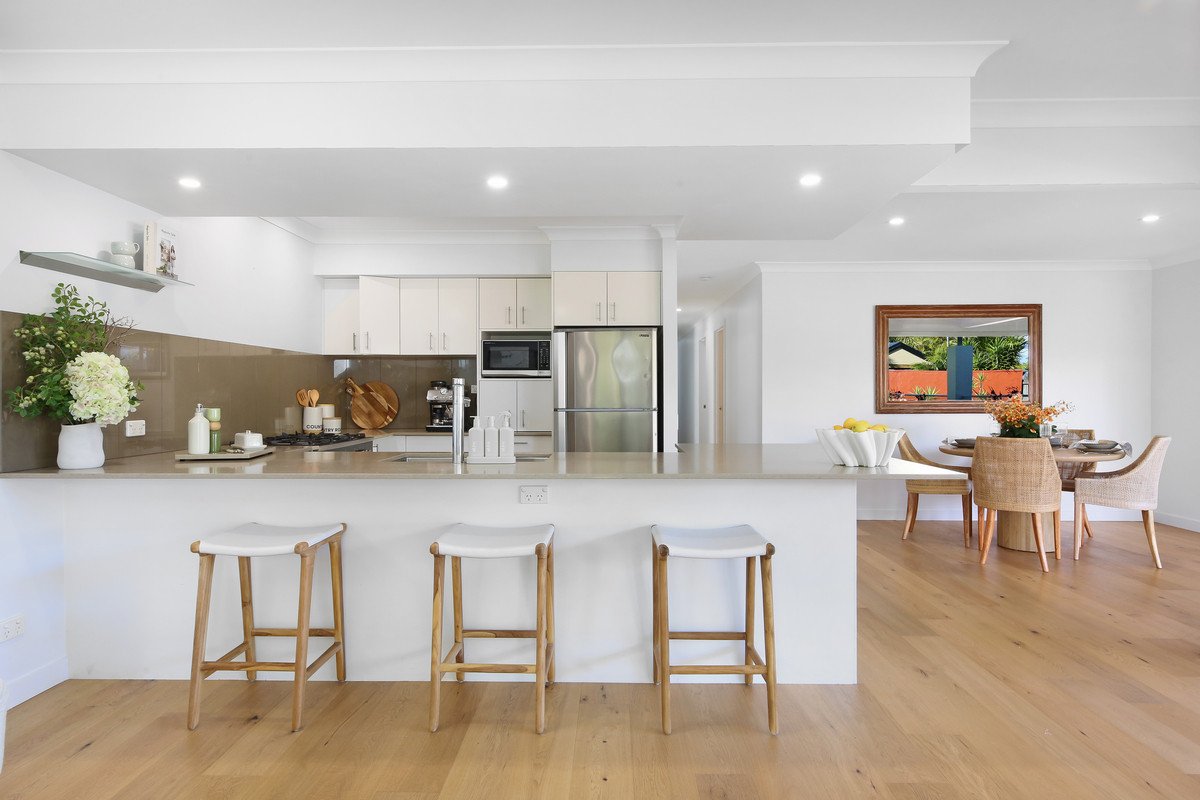 16 Manakin Avenue BURLEIGH WATERS 7