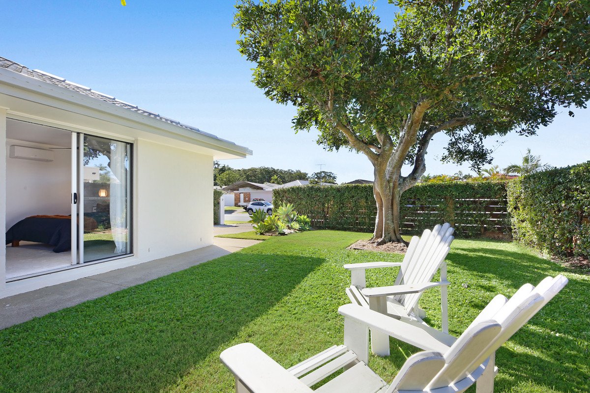 16 Manakin Avenue BURLEIGH WATERS 20