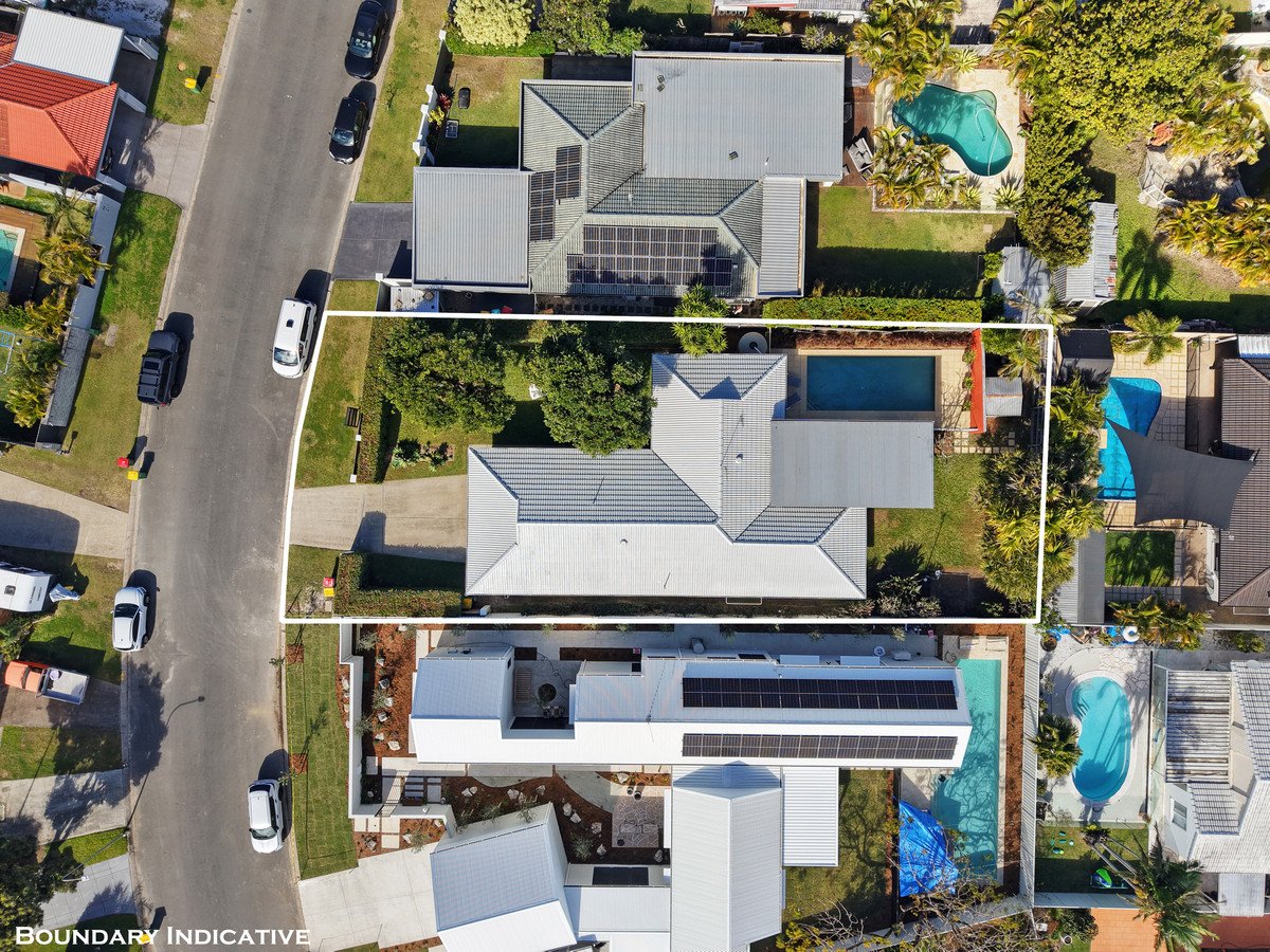 16 Manakin Avenue BURLEIGH WATERS 24