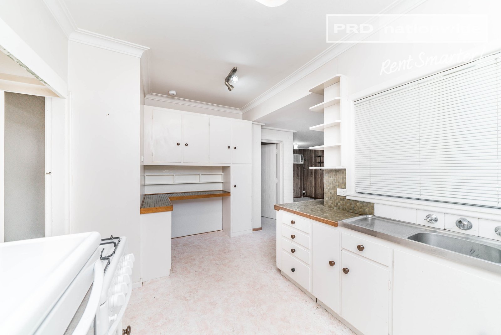 16 Marama Parade MOUNT AUSTIN 3