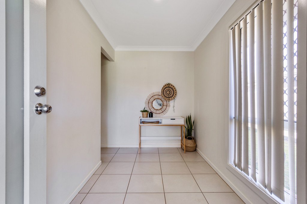 16 MAREE Place REDLAND BAY 6