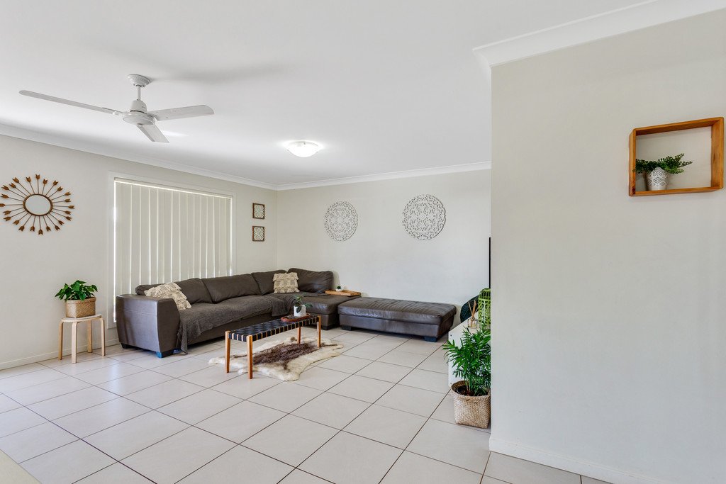 16 MAREE Place REDLAND BAY 10