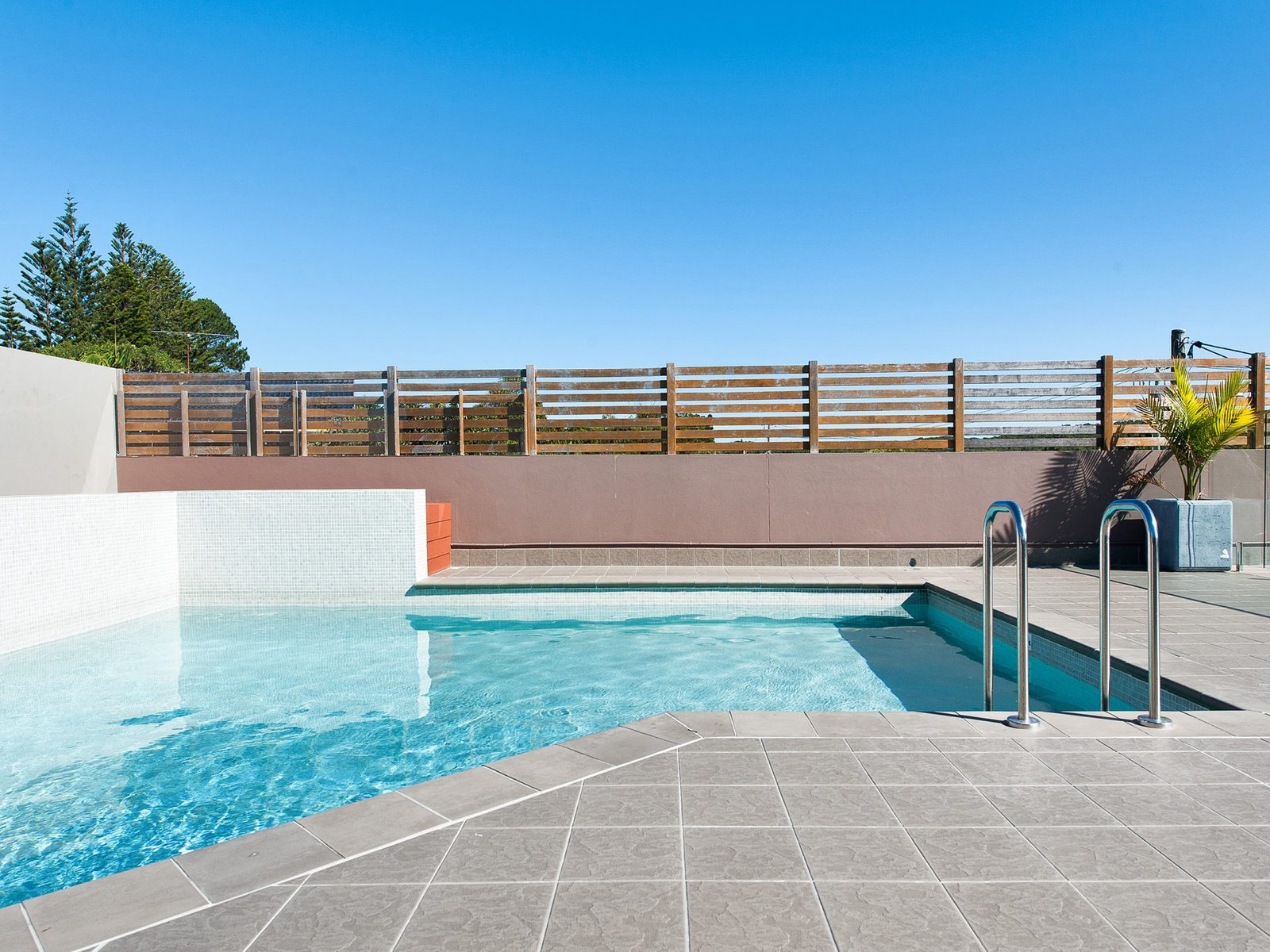 1/6 Market Street FINGAL BAY 18
