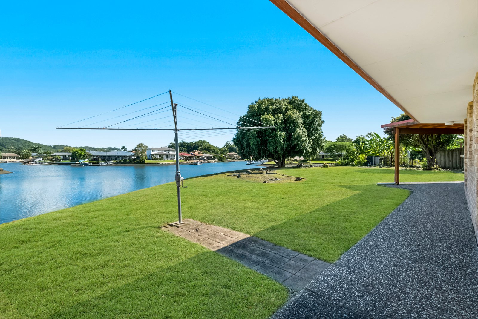 16 Mast Court CURRUMBIN WATERS 4