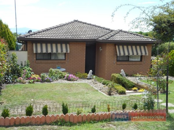 16 McAlister Street TUMUT 1