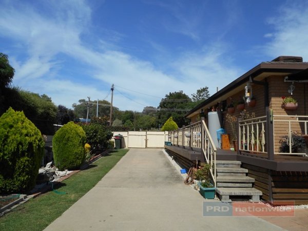 16 McAlister Street TUMUT 6