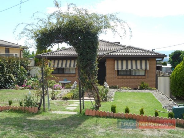 16 McAlister Street TUMUT 9