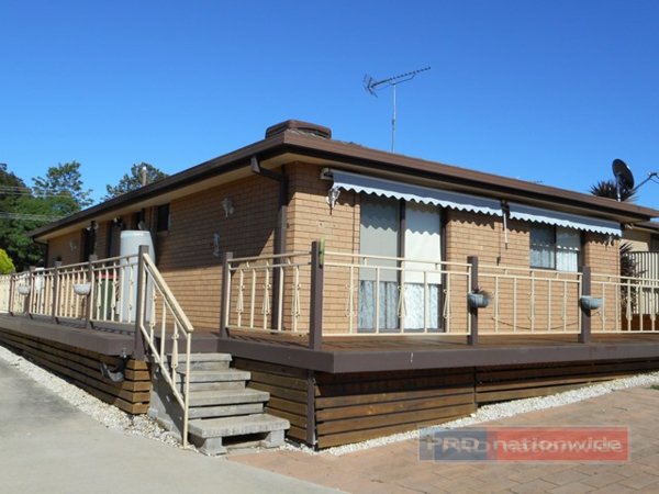 16 McAlister Street TUMUT 11