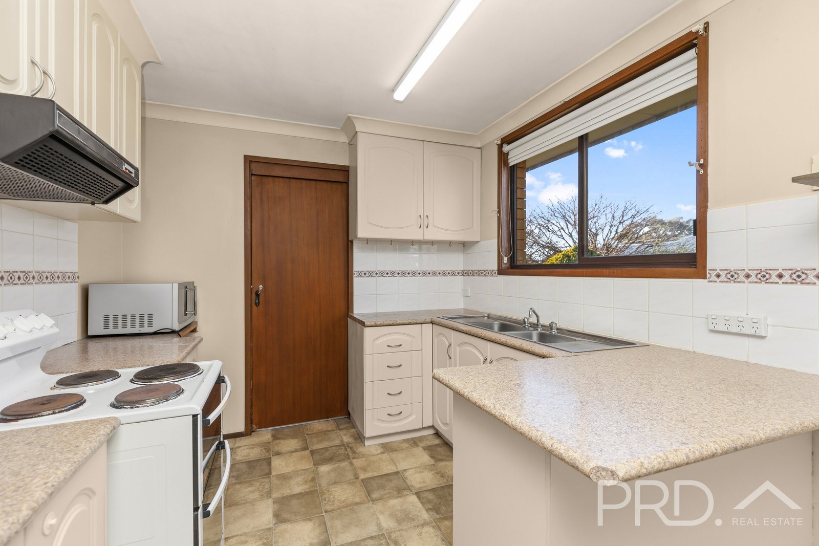 16 McAlister Street TUMUT 3