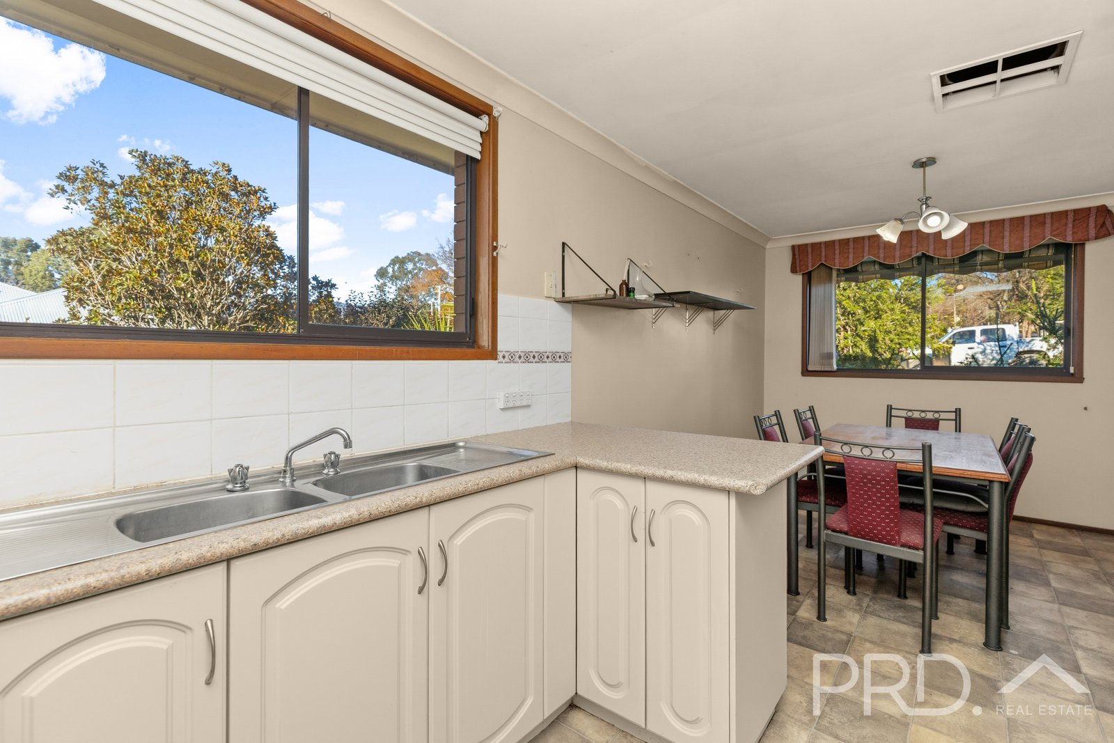 16 McAlister Street TUMUT 4