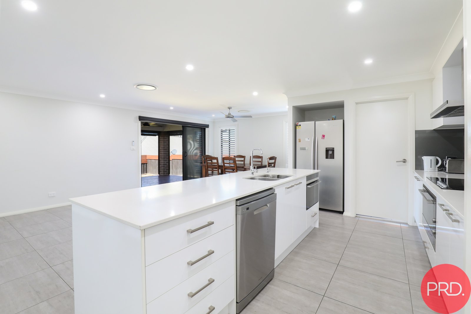 16 McKeachie Drive ABERGLASSLYN 4