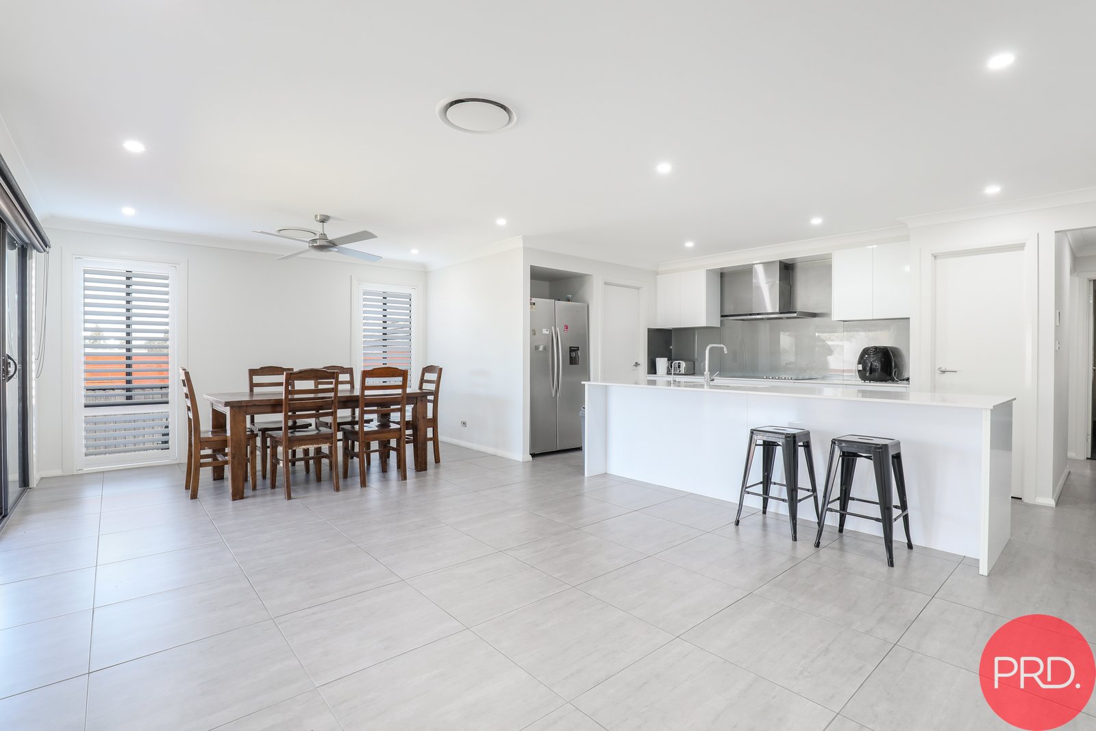 16 McKeachie Drive ABERGLASSLYN 6
