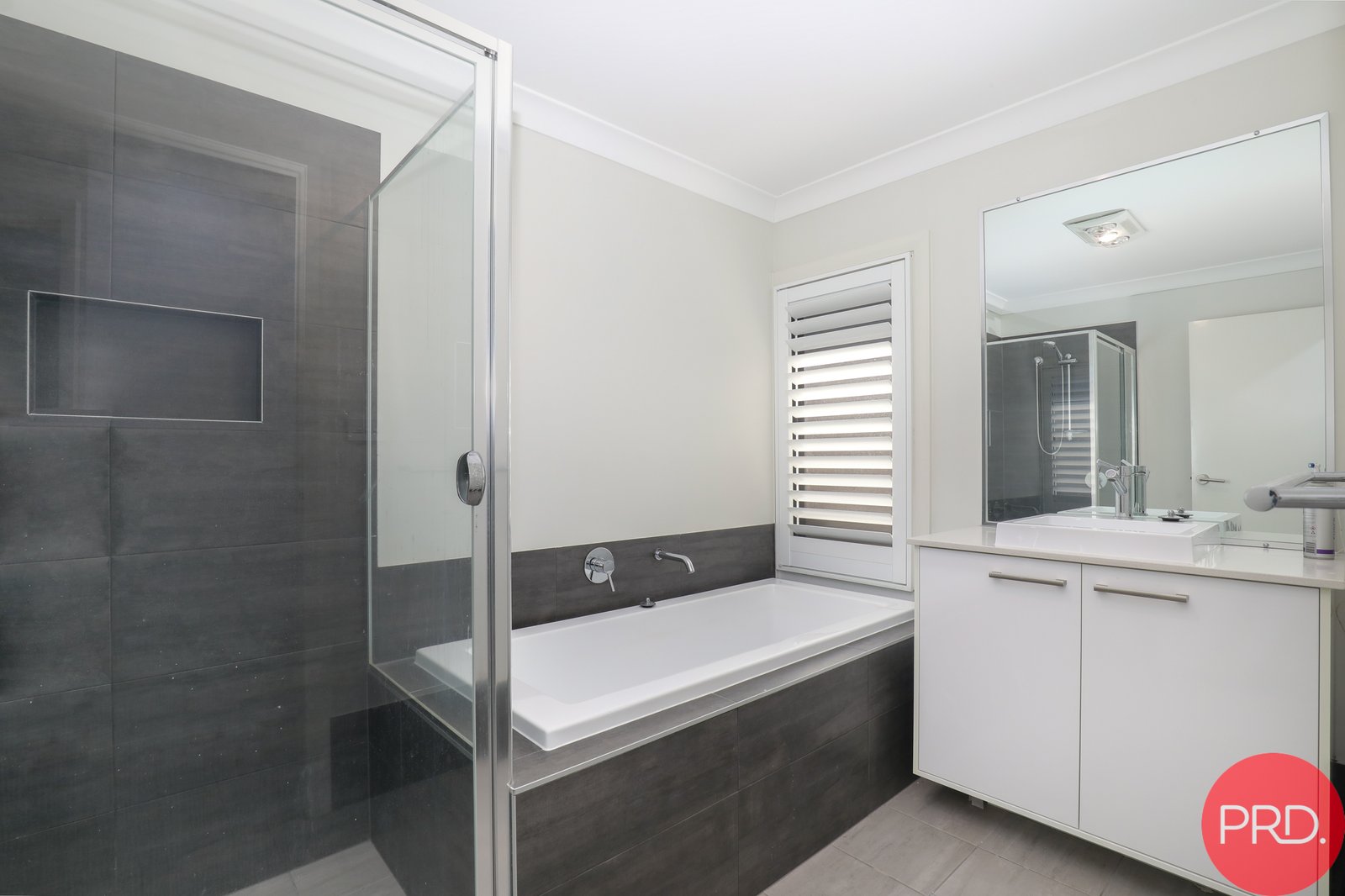 16 McKeachie Drive ABERGLASSLYN 14