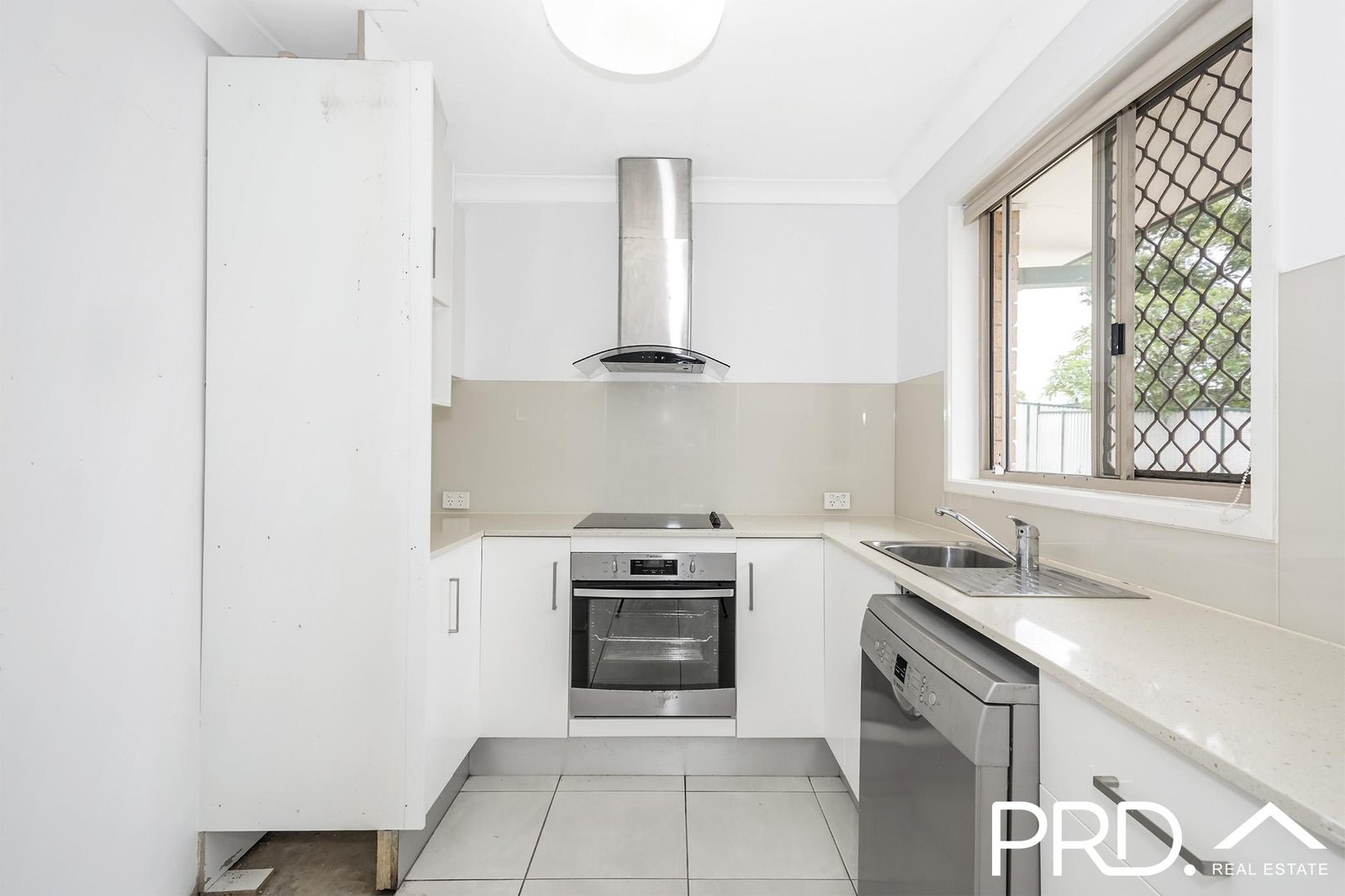 16 Melbourne Road ARUNDEL 2