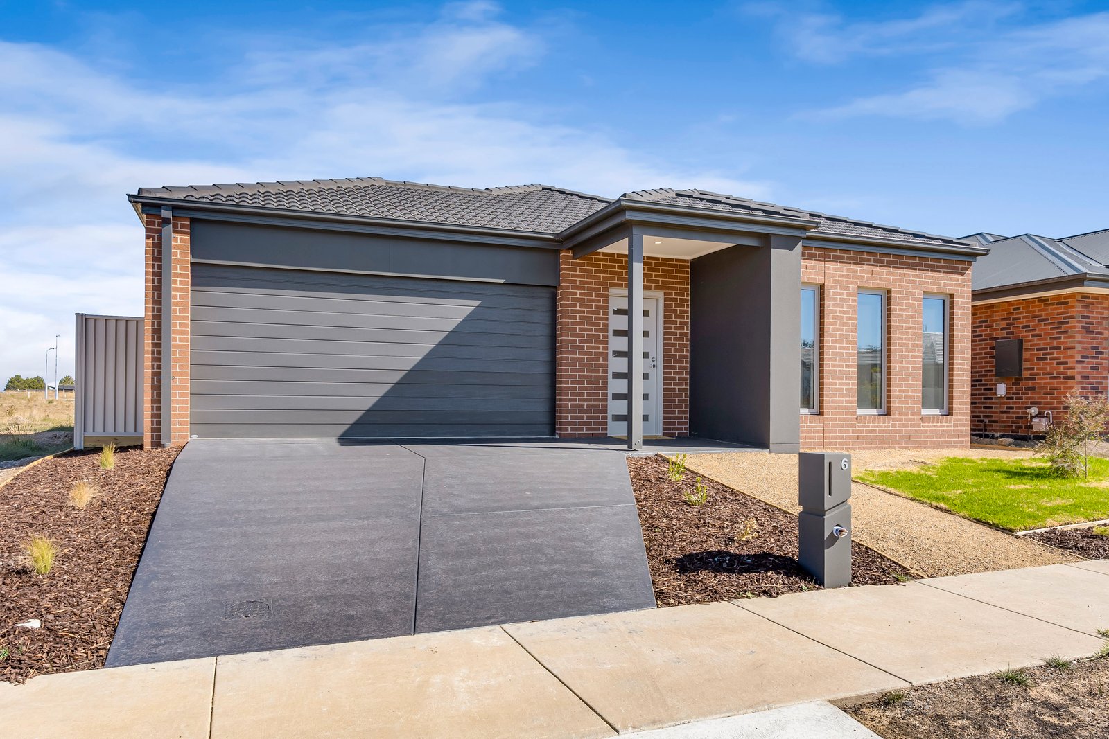 Gallery: 1/6 Millbrook Road