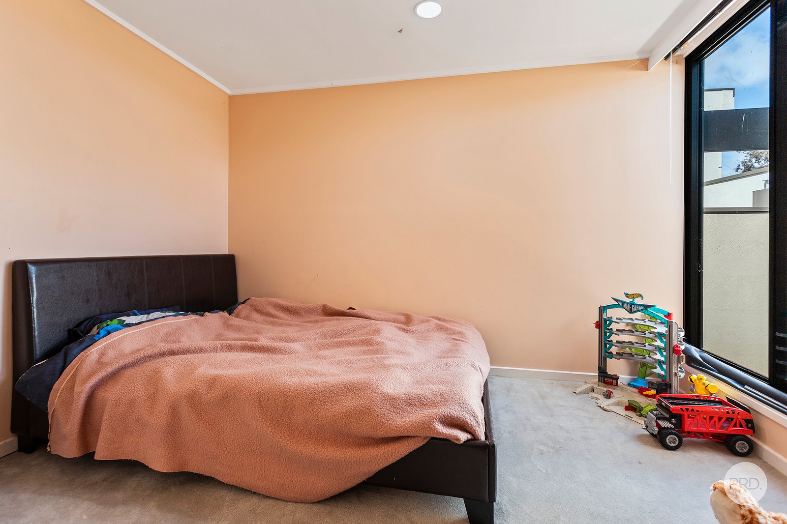 16 Mistletoe Street GOLDEN SQUARE 9