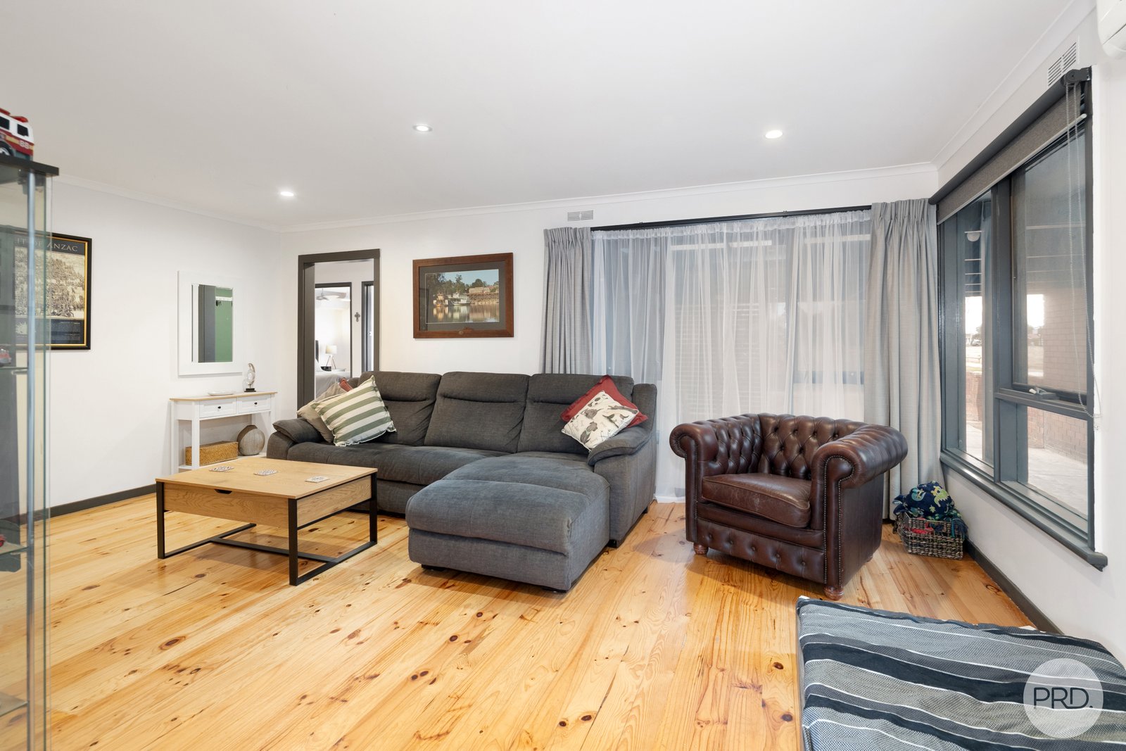 16 Montgomery Street WENDOUREE 3