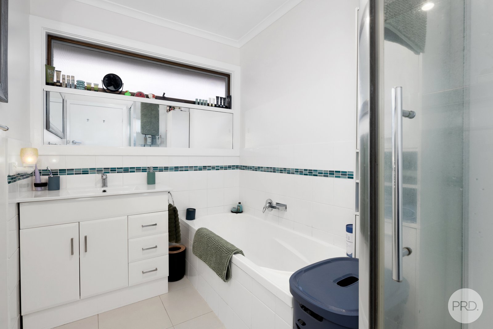 16 Montgomery Street WENDOUREE 9