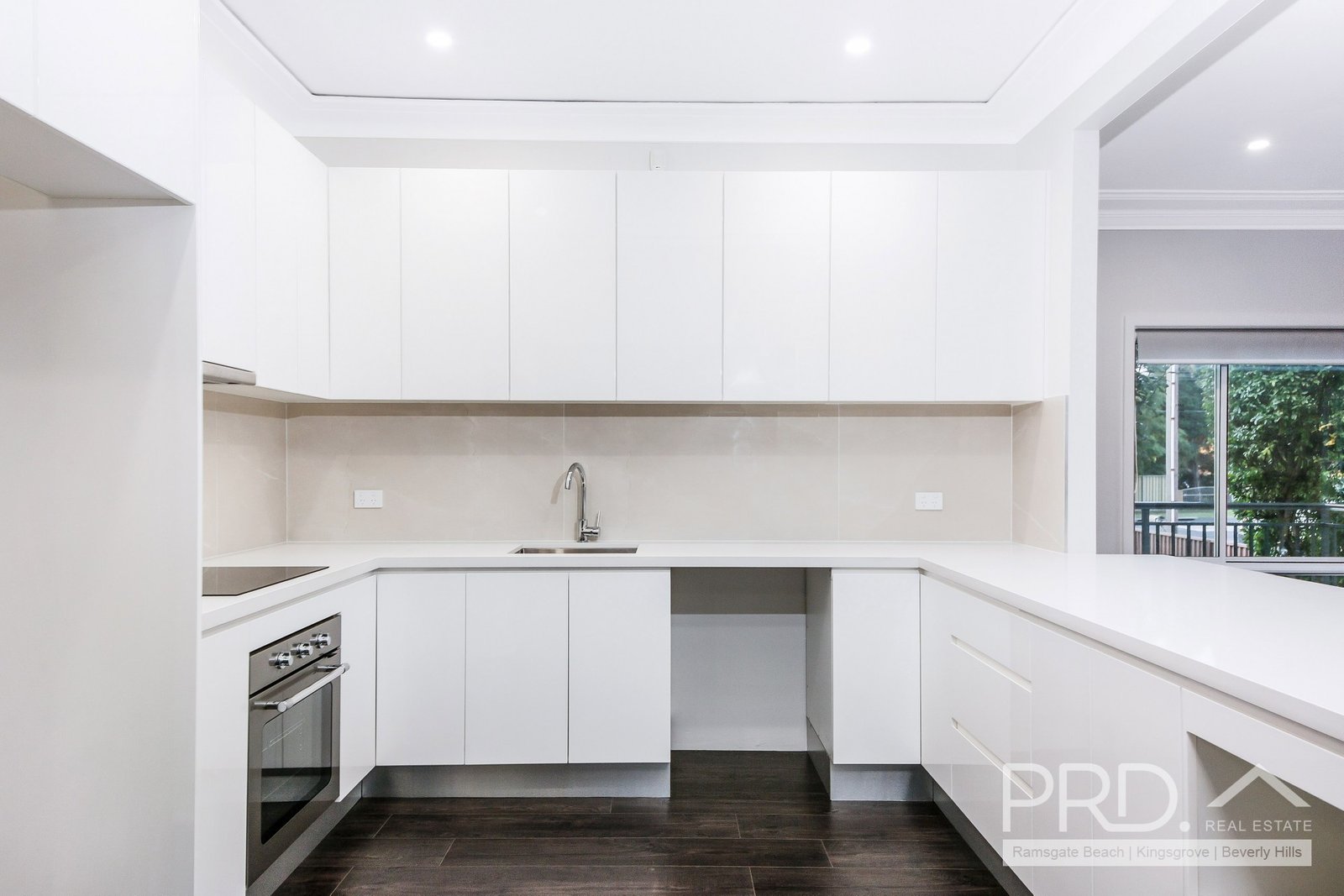 16 Moorefields Road KINGSGROVE 2