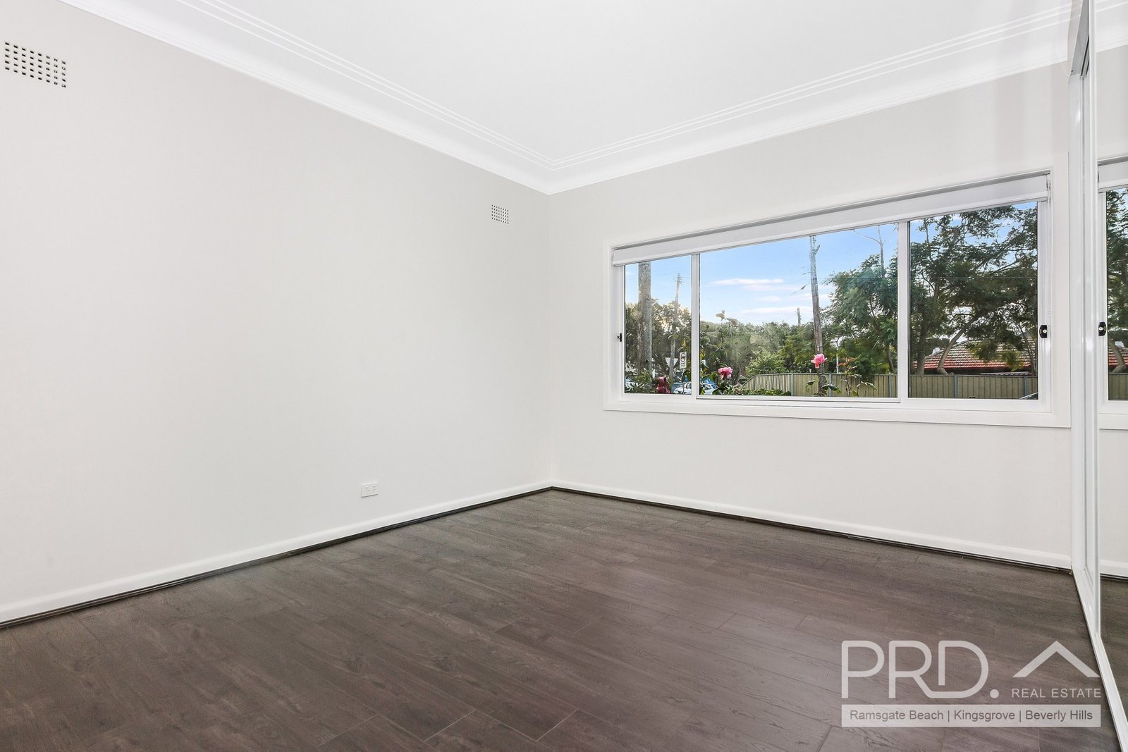16 Moorefields Road KINGSGROVE 5