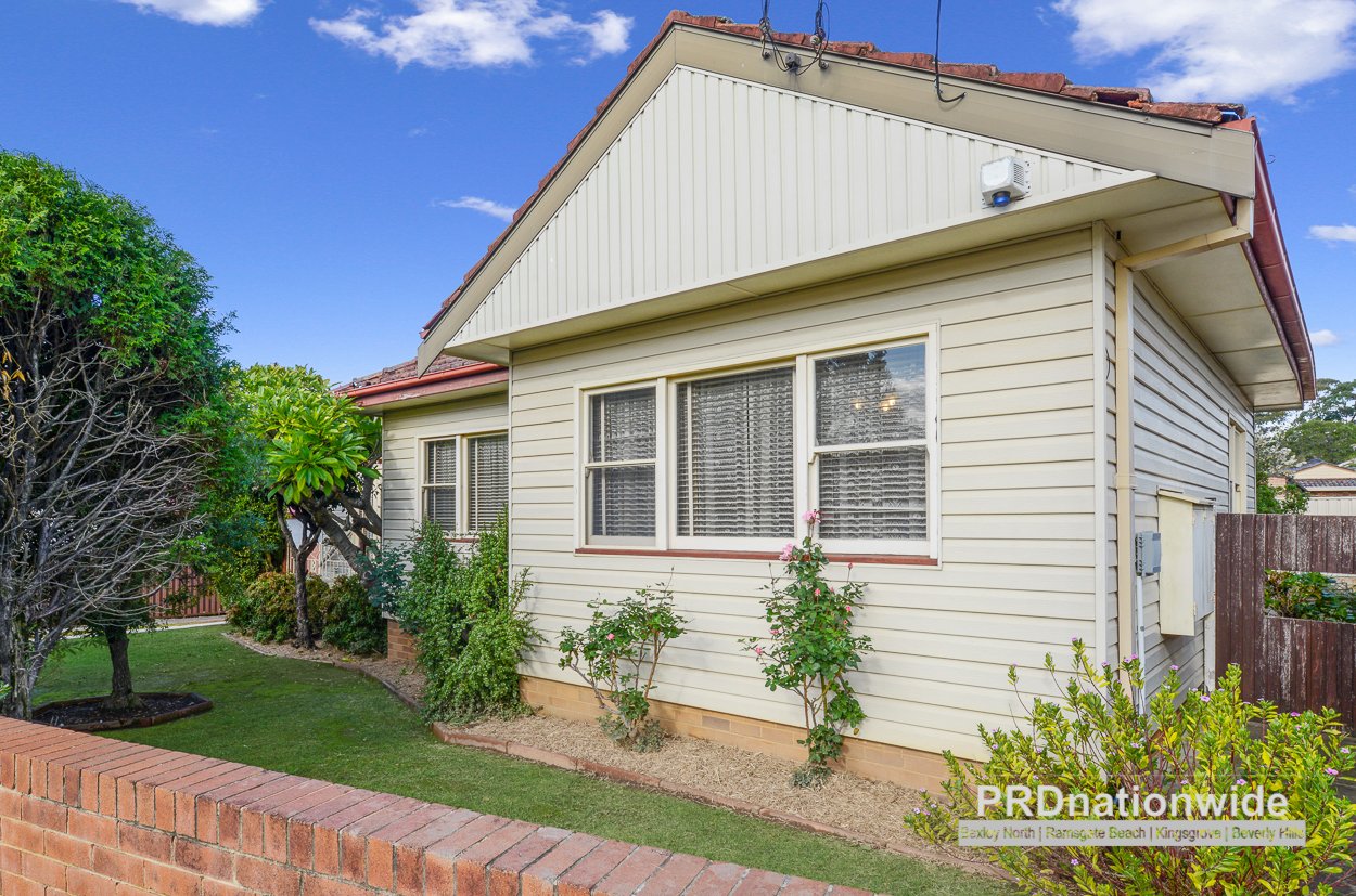 16 Moorefields Road KINGSGROVE 1