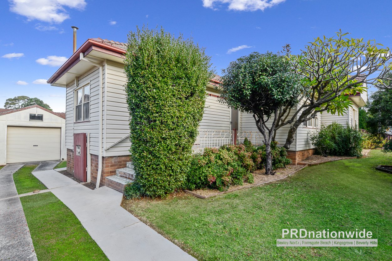 16 Moorefields Road KINGSGROVE 2