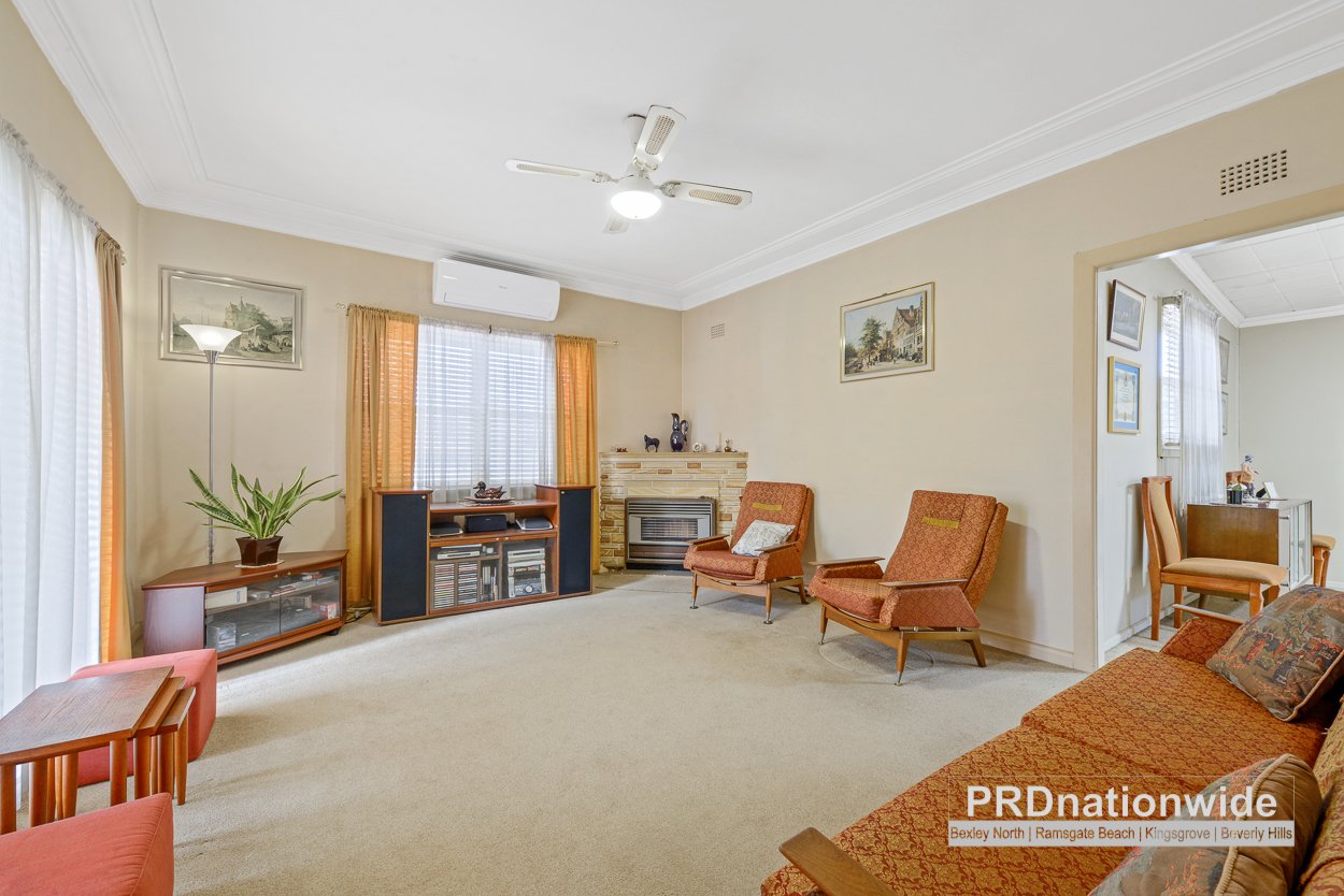 16 Moorefields Road KINGSGROVE 3