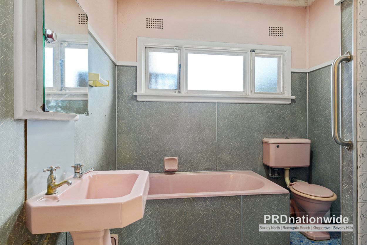 16 Moorefields Road KINGSGROVE 7
