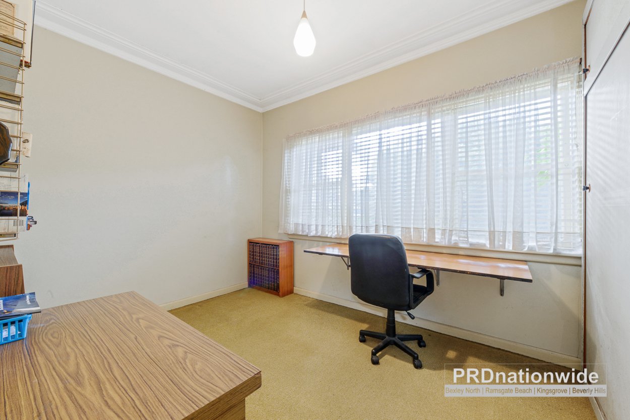 16 Moorefields Road KINGSGROVE 9