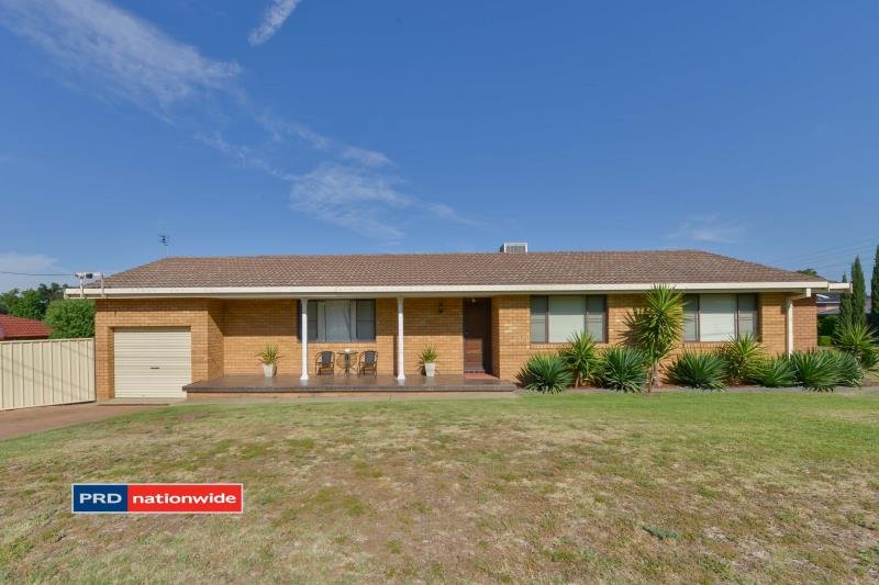 16 Myndee Avenue TAMWORTH 1