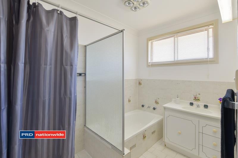 16 Myndee Avenue TAMWORTH 7
