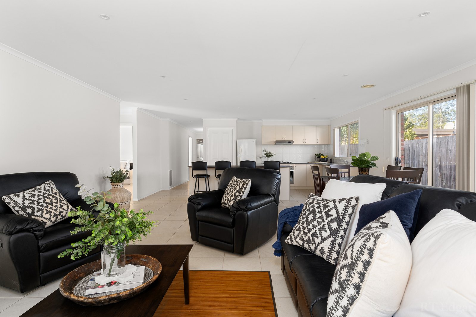 Real Estate and Property in 16 Neil Court, Tootgarook, VIC