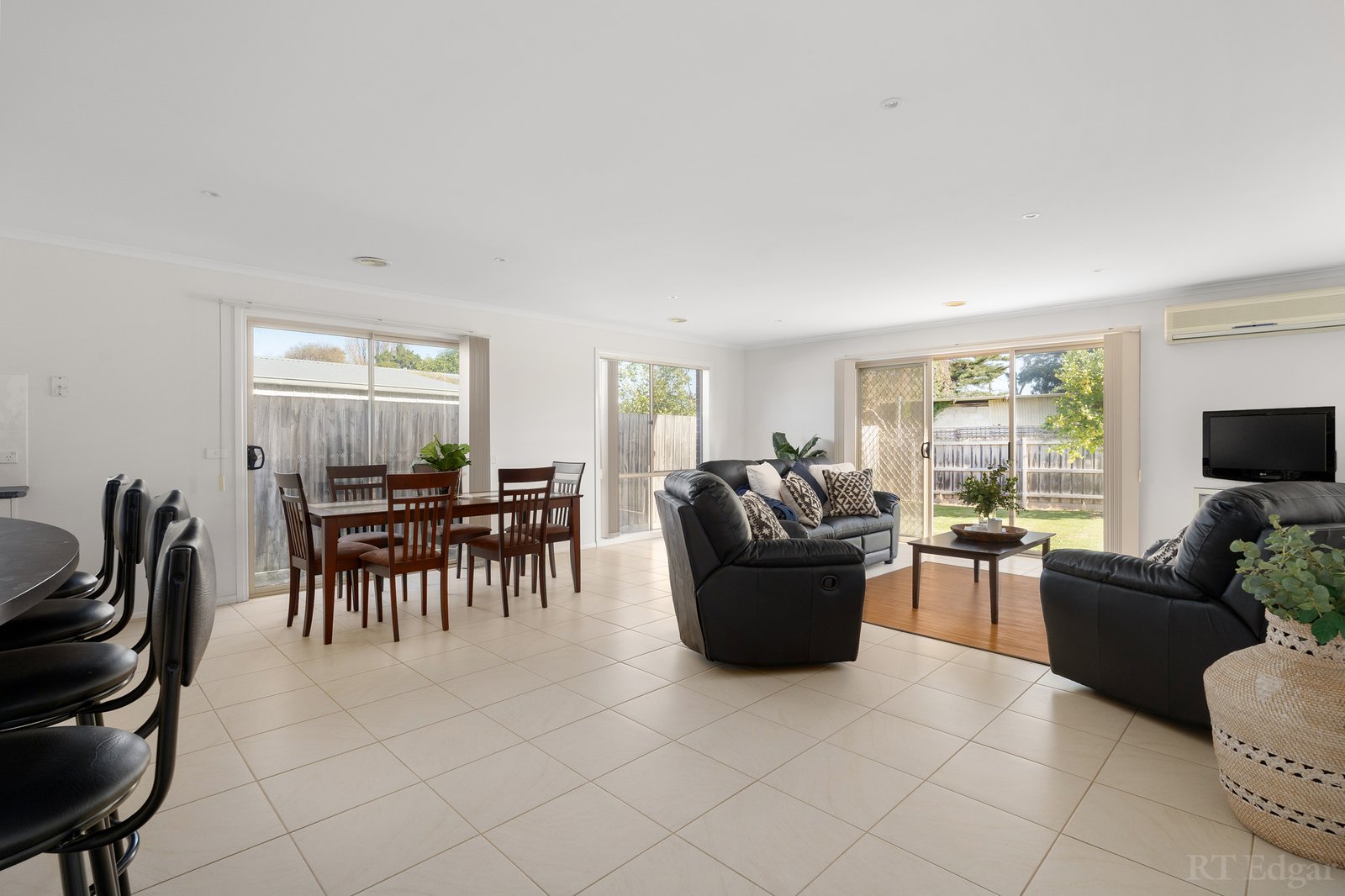 Real Estate and Property in 16 Neil Court, Tootgarook, VIC