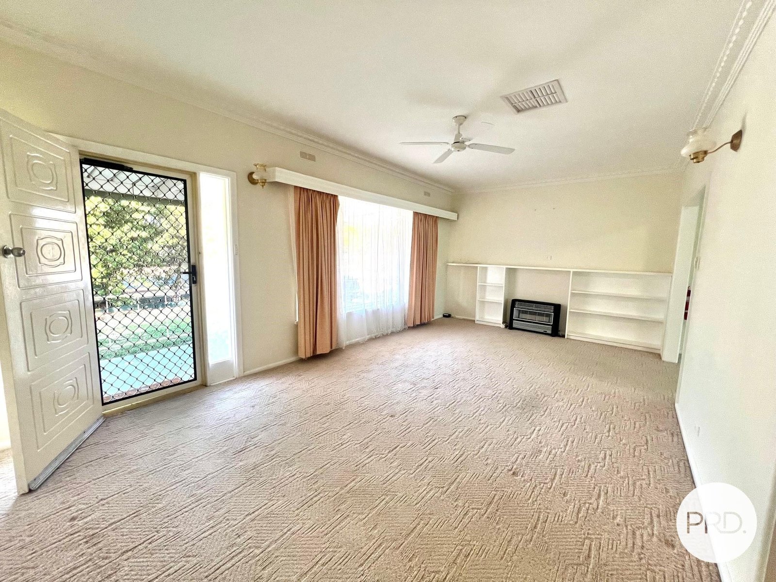 16 Neilpo Street DARETON 4