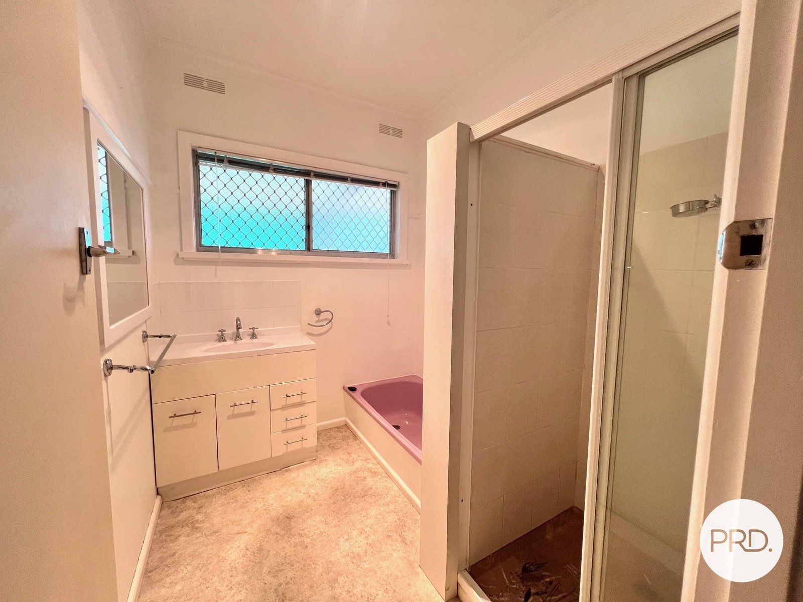 16 Neilpo Street DARETON 14