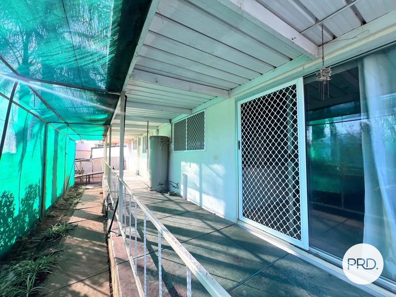 16 Neilpo Street DARETON 19