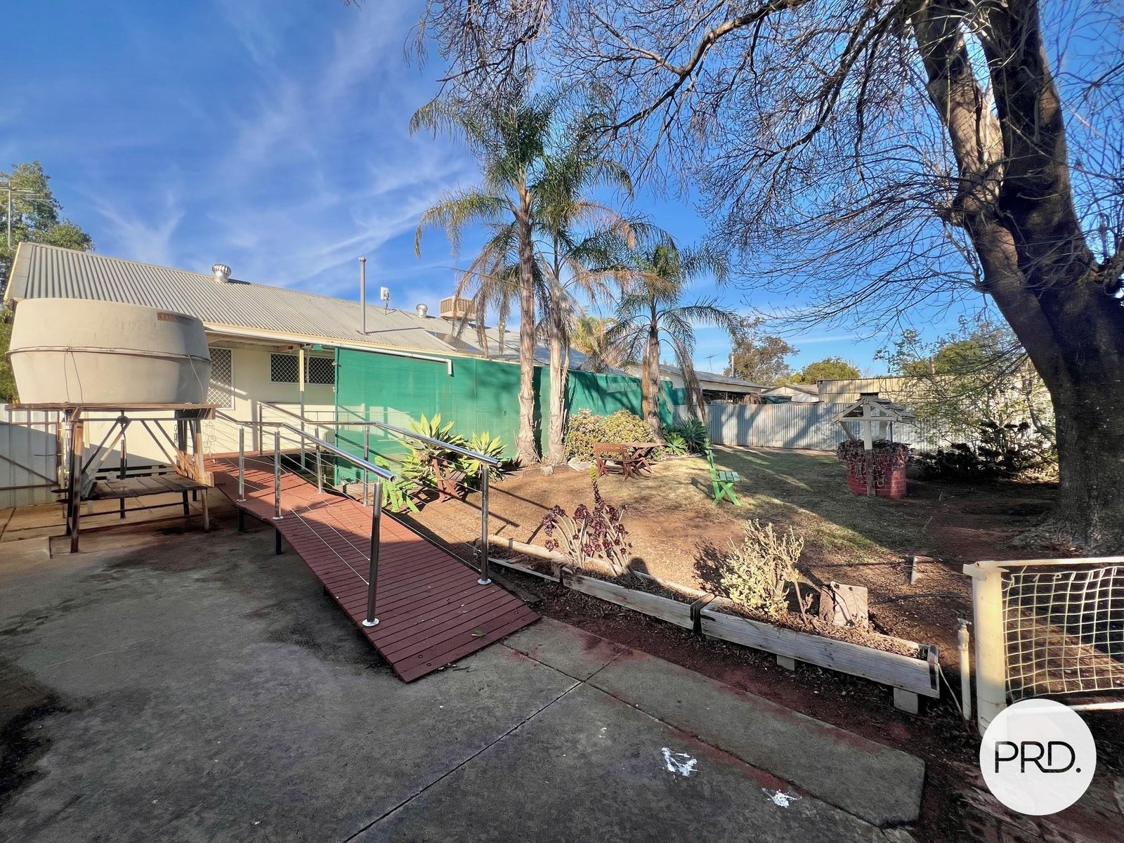 16 Neilpo Street DARETON 20