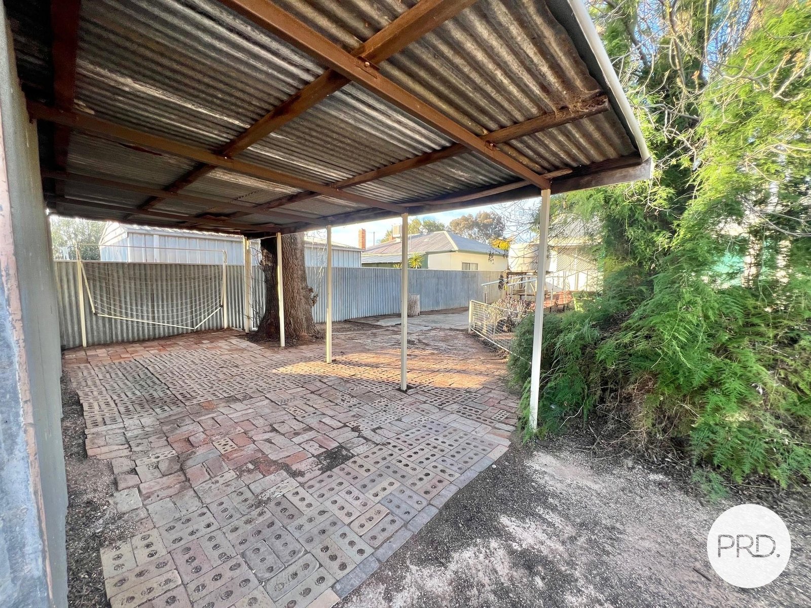 16 Neilpo Street DARETON 25