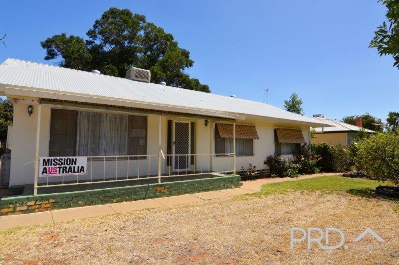 16 Neilpo Street DARETON 1