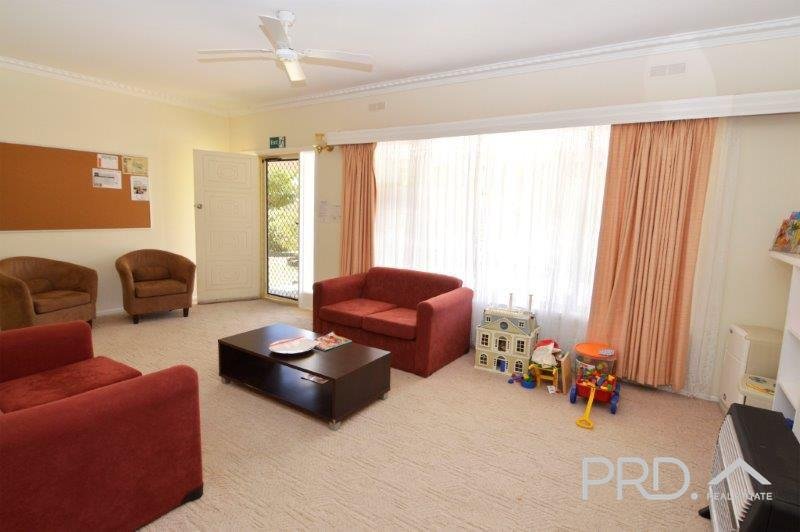 16 Neilpo Street DARETON 2