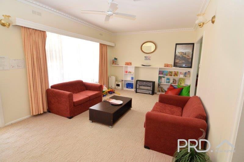 16 Neilpo Street DARETON 3