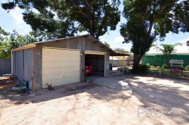 16 Neilpo Street DARETON 8