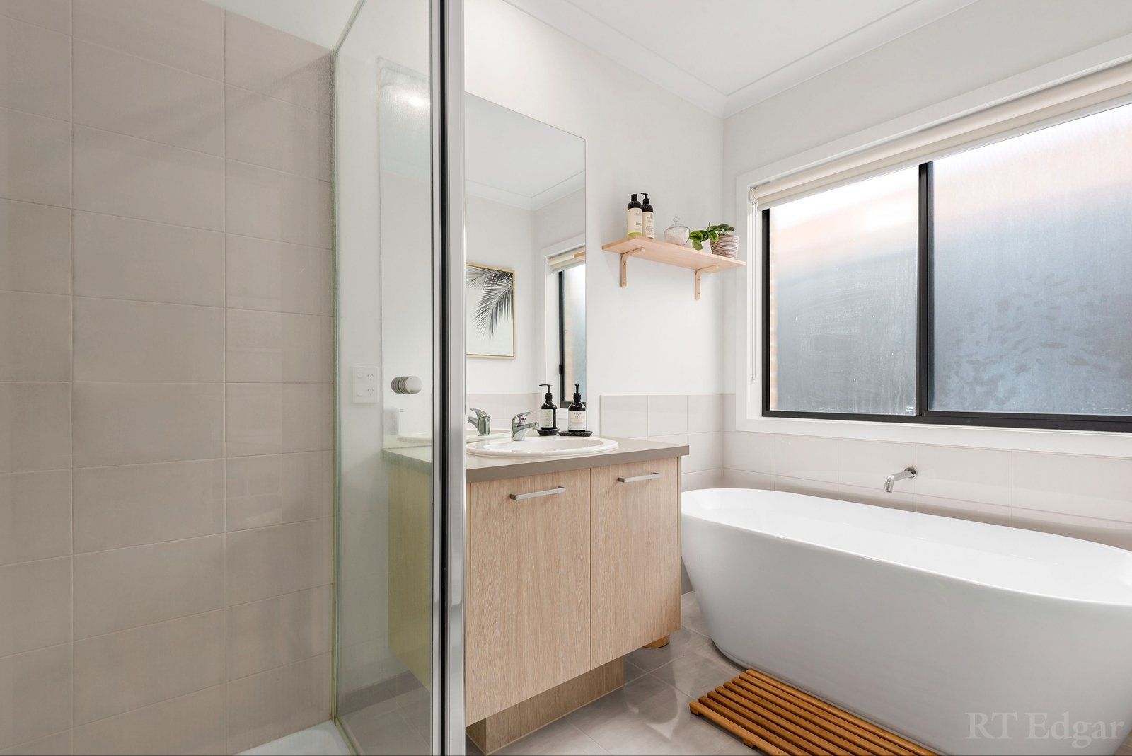 Real Estate and Property in 16 Newfields Drive, Drysdale, VIC