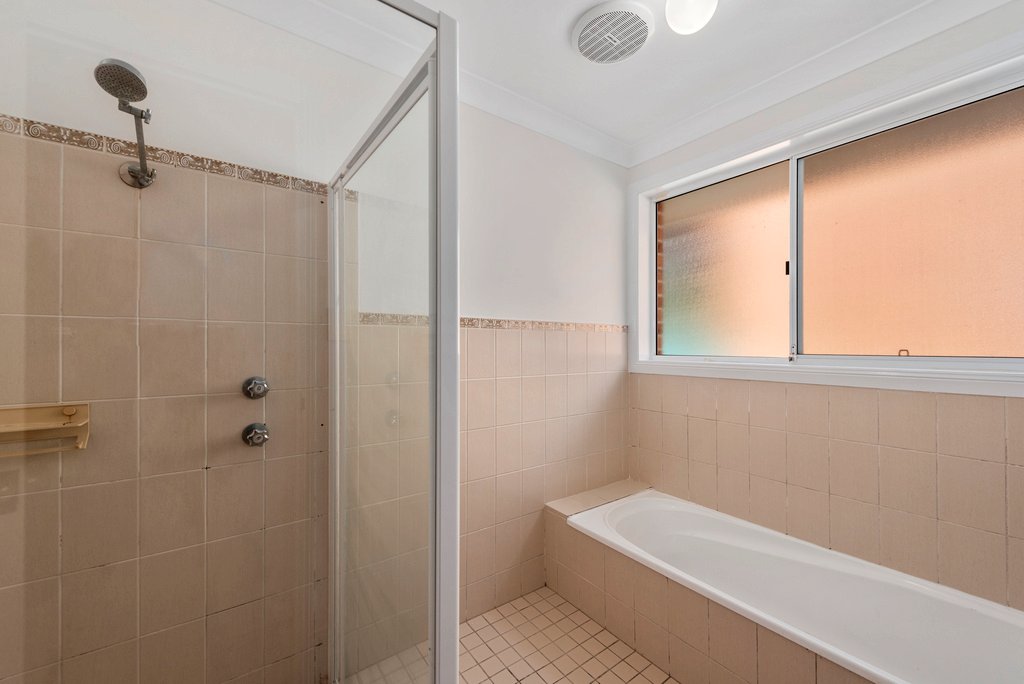 1/6 Newport Cres  BOAMBEE EAST 11