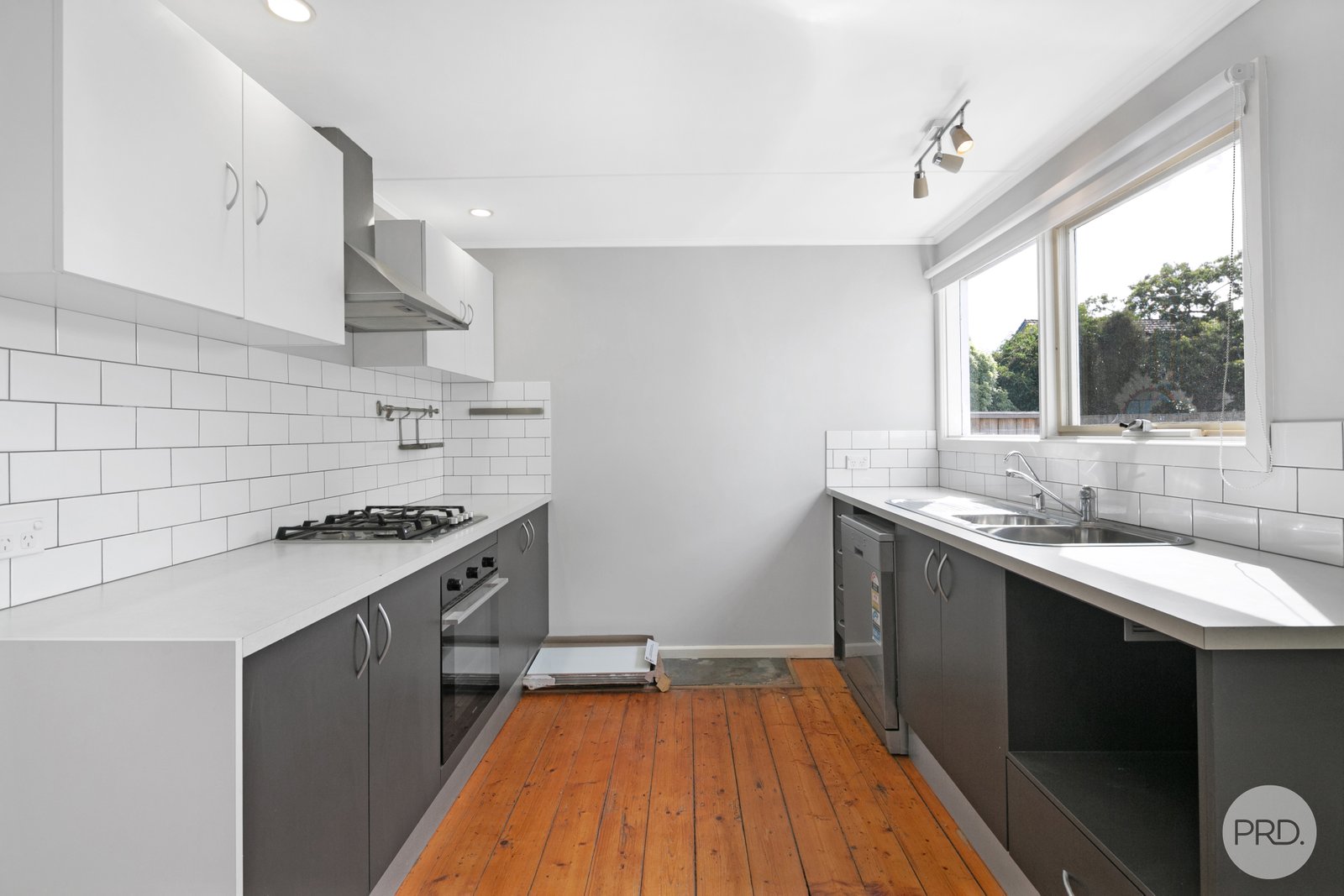 16 Nightingale Street NEWINGTON 2