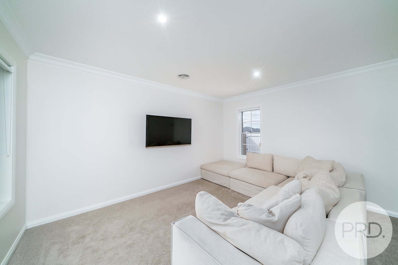 16 Nolan Street LLOYD 10